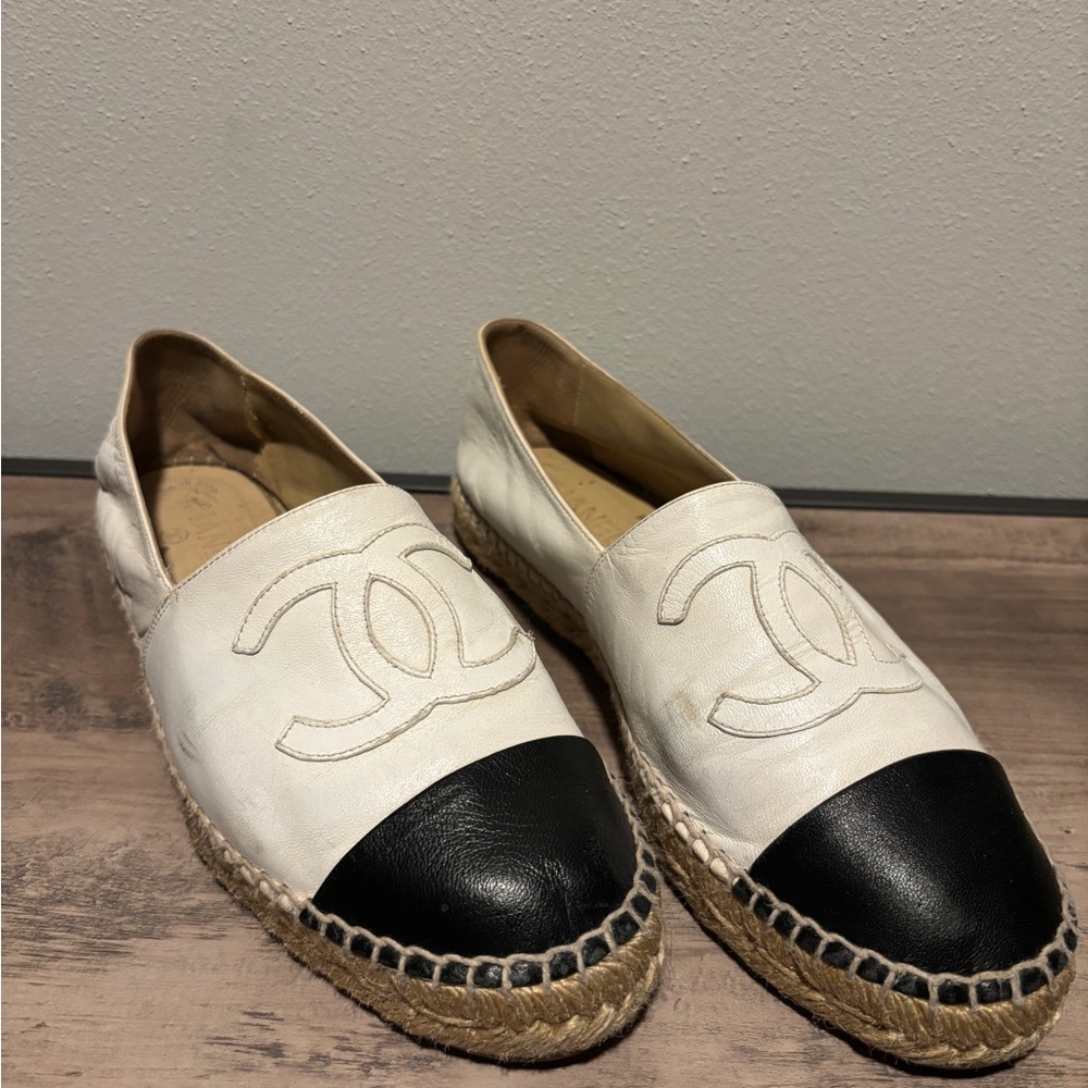 Chanel Esparilles in White and Black Lambskin